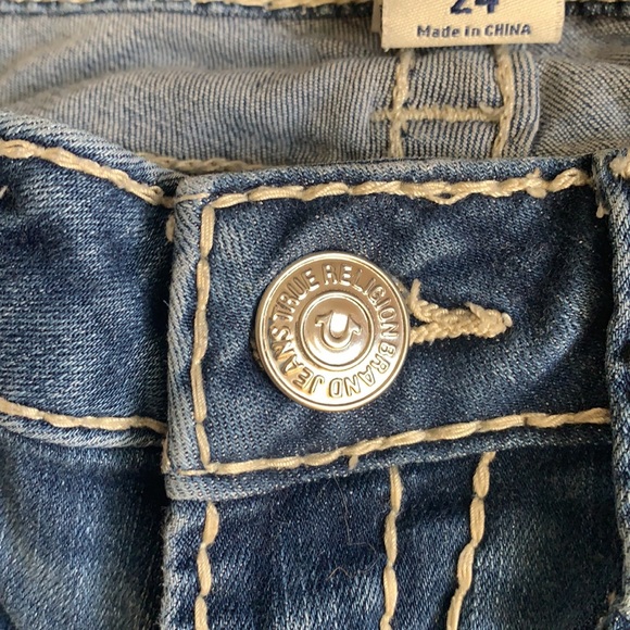 True Religion Women’s Skinny Jeans. (LIKE NEW) - Picture 6 of 8